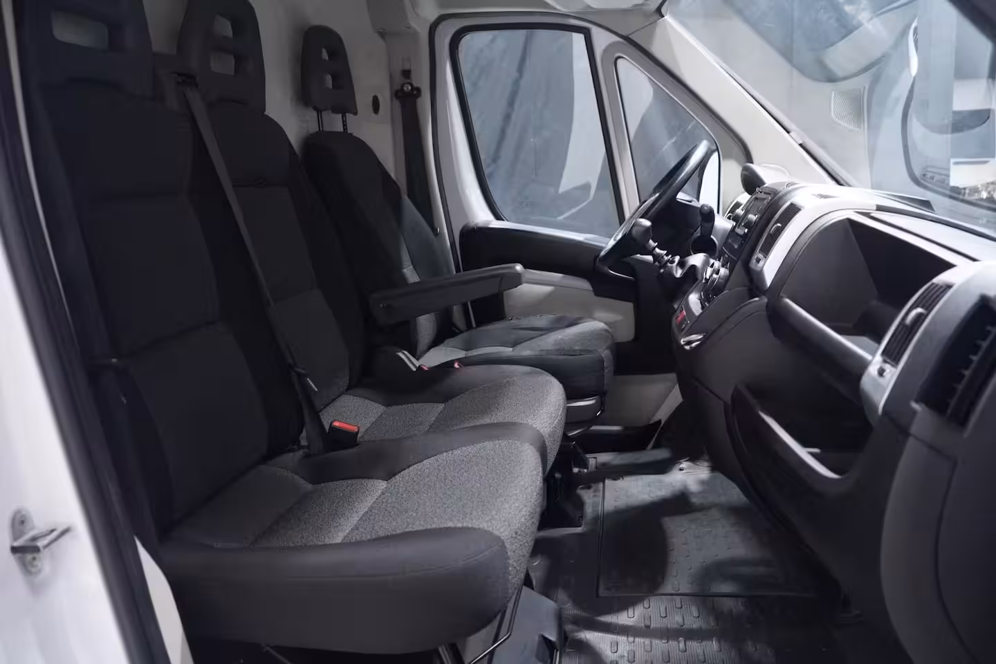 Fiat Ducato 2.3 Mjet 130 pk L4H2 Navi, Cruise control Laadruimte Pakket, PDC achter, APK 12-2026, 3-Zi
