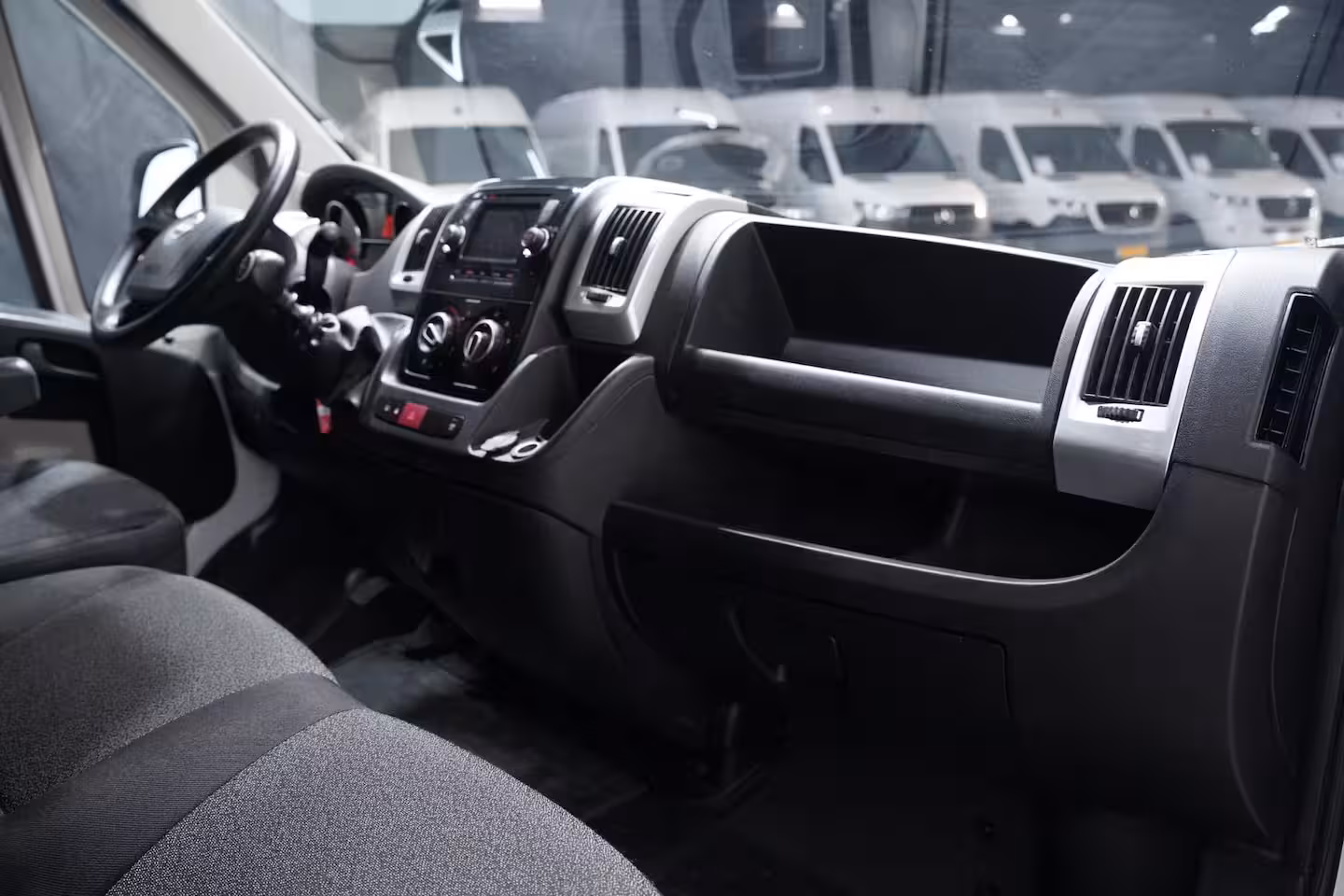 Fiat Ducato 2.3 Mjet 130 pk L4H2 Navi, Cruise control Laadruimte Pakket, PDC achter, APK 12-2026, 3-Zi