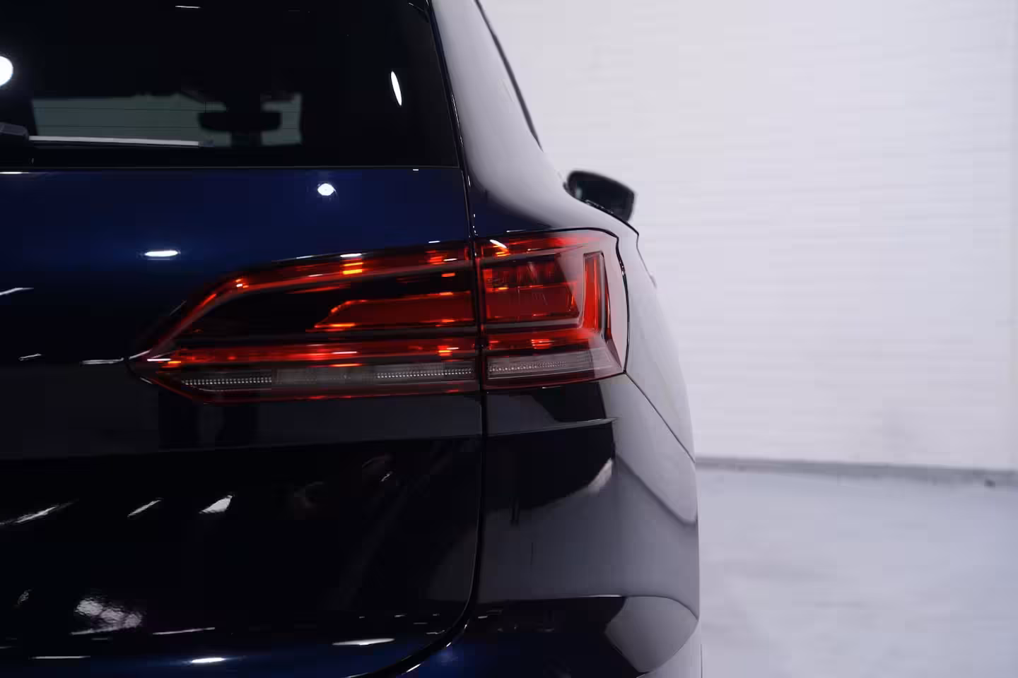 Volkswagen Touareg 3.0 TDI 231 pk Grijs Kenteken 2-Zits Navi, Camera Trekhaak 3.500 kg, Leder Zwart, Adapt. C