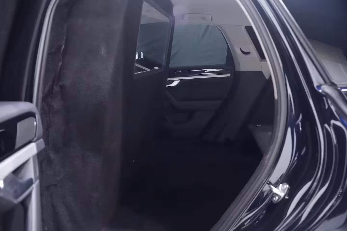 Volkswagen Touareg 3.0 TDI 231 pk Grijs Kenteken 2-Zits Navi, Camera Trekhaak 3.500 kg, Leder Zwart, Adapt. C