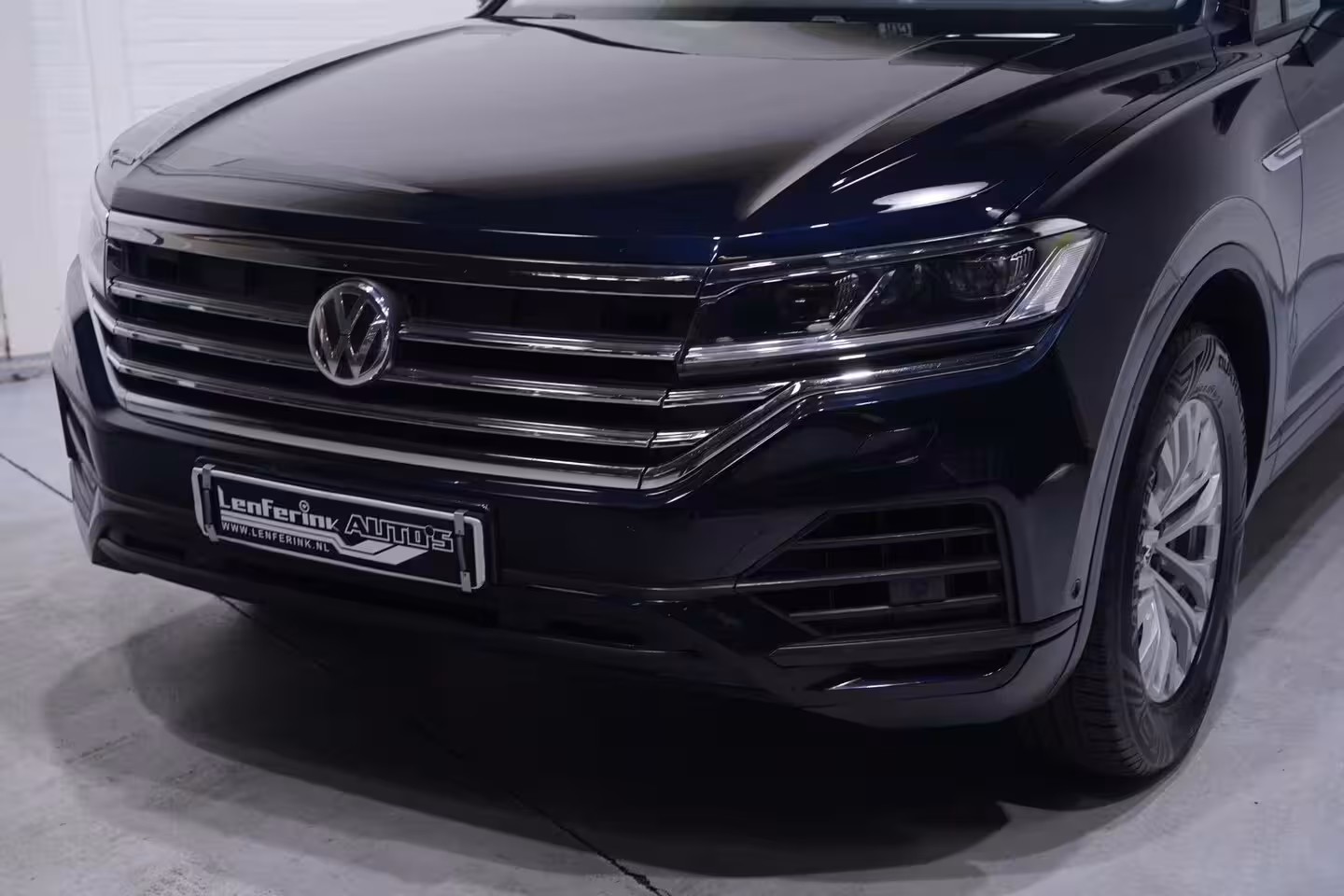 Volkswagen Touareg 3.0 TDI 231 pk Grijs Kenteken 2-Zits Navi, Camera Trekhaak 3.500 kg, Leder Zwart, Adapt. C