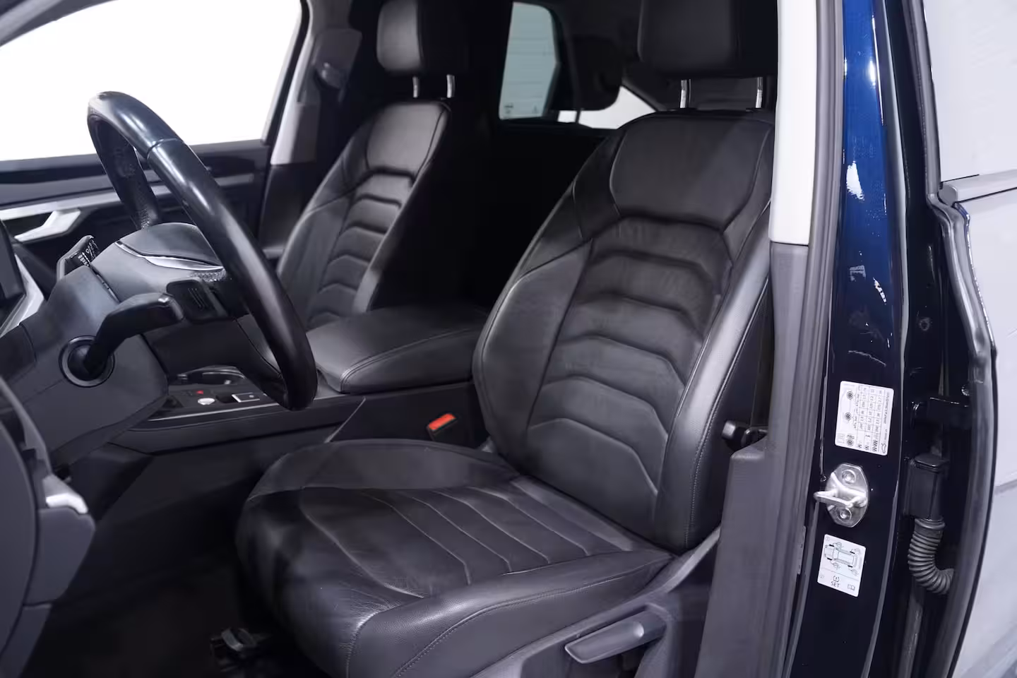 Volkswagen Touareg 3.0 TDI 231 pk Grijs Kenteken 2-Zits Navi, Camera Trekhaak 3.500 kg, Leder Zwart, Adapt. C