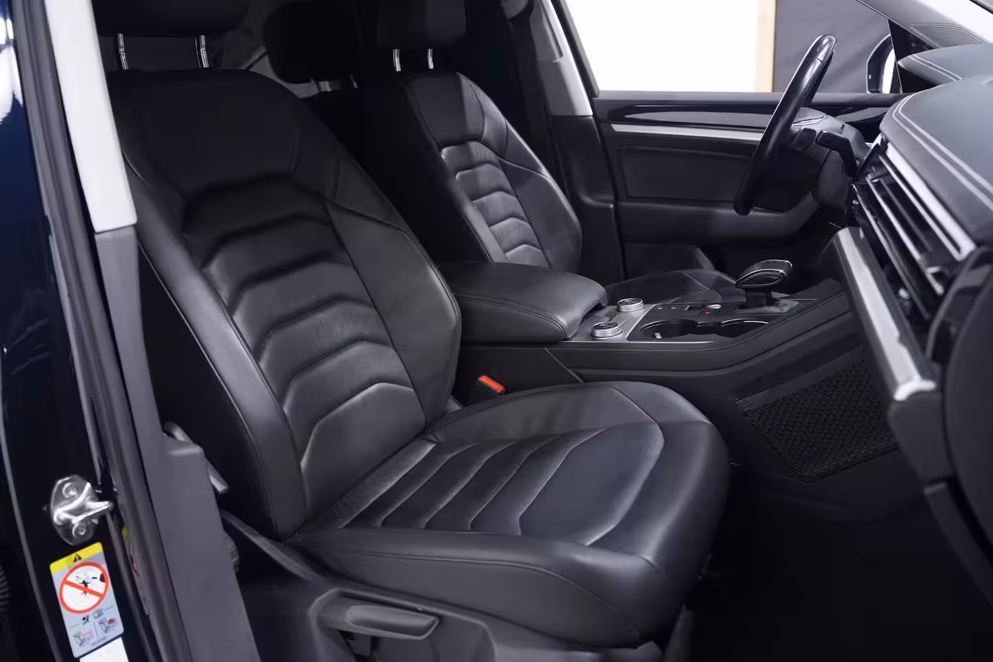 Volkswagen Touareg 3.0 TDI 231 pk Grijs Kenteken 2-Zits Navi, Camera Trekhaak 3.500 kg, Leder Zwart, Adapt. C
