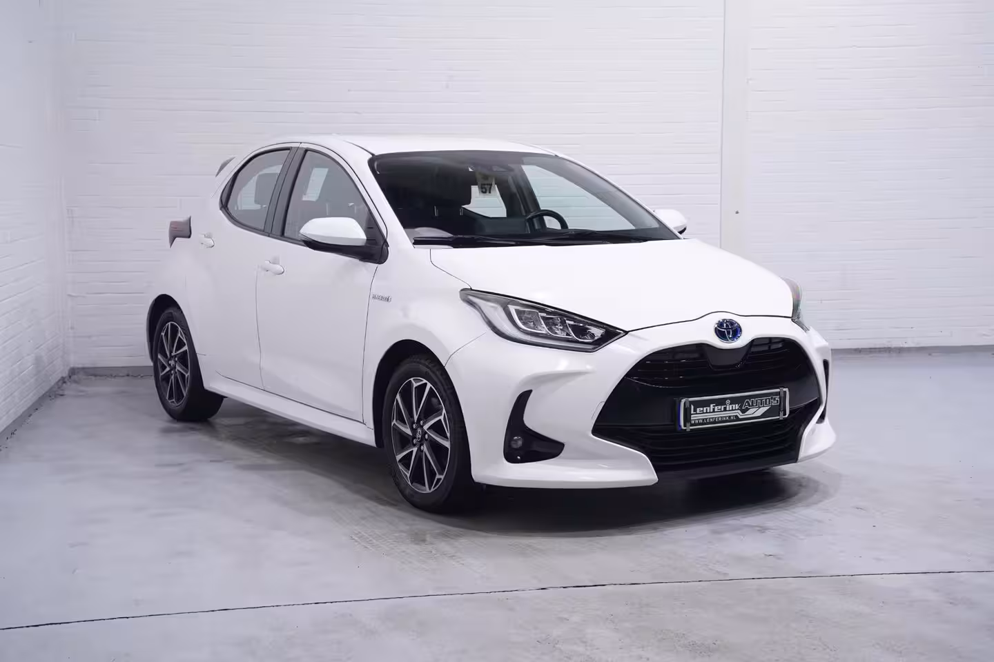 Toyota Yaris 1.5 Hybrid Dynamic NAP 1e eigenaar Camera Navigatie DAB Clima Electrisch-pakket