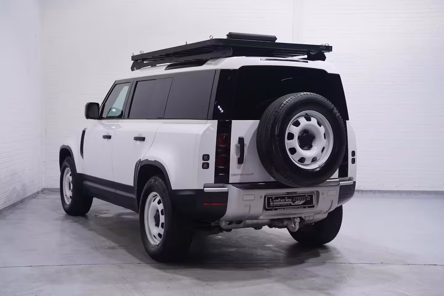Land Rover Defender 3.0 D250 Grijs Kenteken 3-Zits Lang, Front Runner Dakdrager, 360 Camera, Navi, Trekhaak 3.