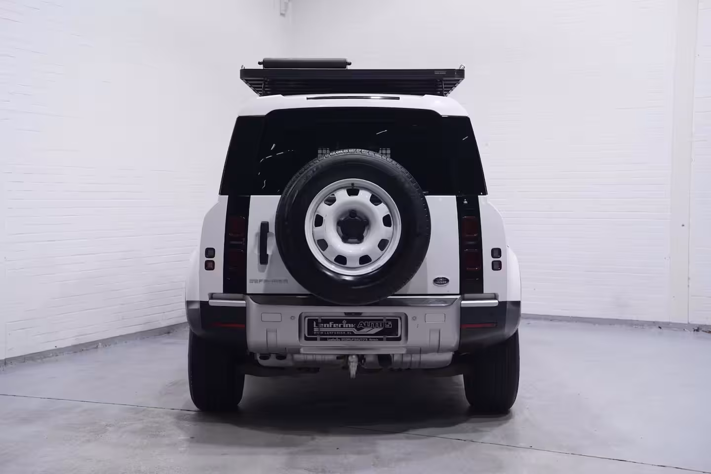 Land Rover Defender 3.0 D250 Grijs Kenteken 3-Zits Lang, Front Runner Dakdrager, 360 Camera, Navi, Trekhaak 3.