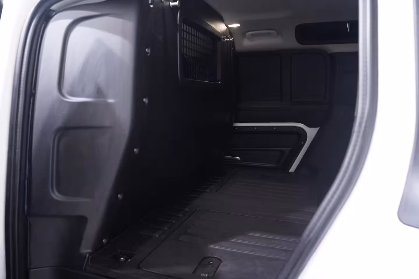 Land Rover Defender 3.0 D250 Grijs Kenteken 3-Zits Lang, Front Runner Dakdrager, 360 Camera, Navi, Trekhaak 3.