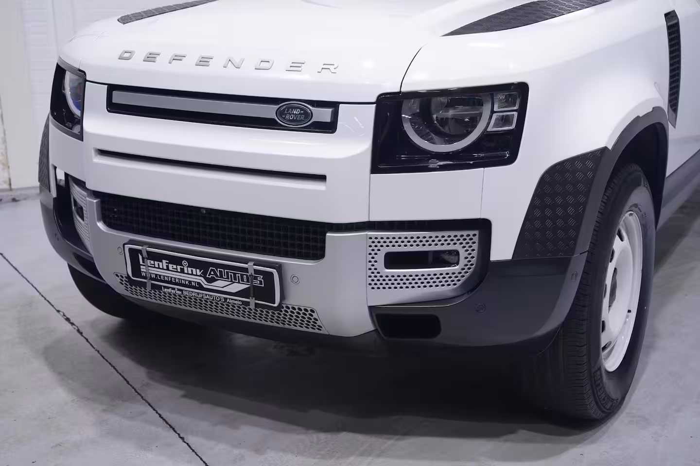 Land Rover Defender 3.0 D250 Grijs Kenteken 3-Zits Lang, Front Runner Dakdrager, 360 Camera, Navi, Trekhaak 3.