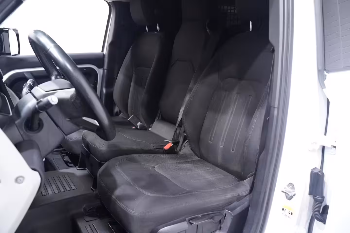 Land Rover Defender 3.0 D250 Grijs Kenteken 3-Zits Lang, Front Runner Dakdrager, 360 Camera, Navi, Trekhaak 3.