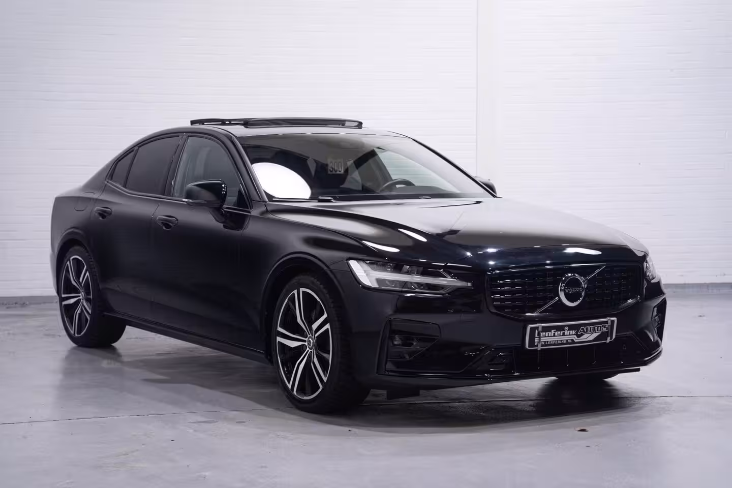 Volvo S60 2.0 B3 R-Design NAP Schuifdak Memory sportstoelen Volleder Camera Apple Carplay/Android Au