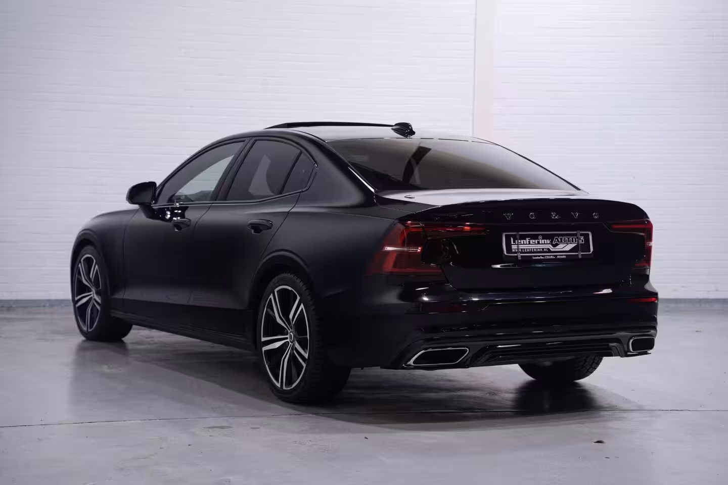 Volvo S60 2.0 B3 R-Design NAP Schuifdak Memory sportstoelen Volleder Camera Apple Carplay/Android Au