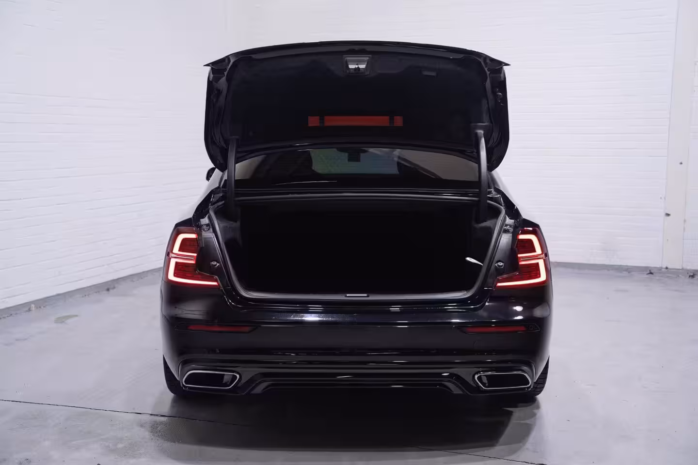 Volvo S60 2.0 B3 R-Design NAP Schuifdak Memory sportstoelen Volleder Camera Apple Carplay/Android Au