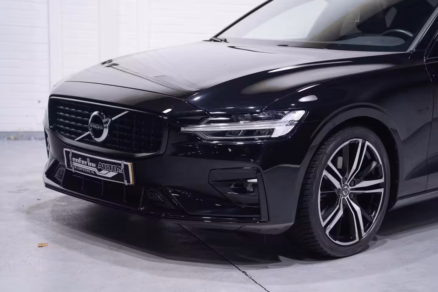 Volvo S60 2.0 B3 R-Design NAP Schuifdak Memory sportstoelen Volleder Camera Apple Carplay/Android Au