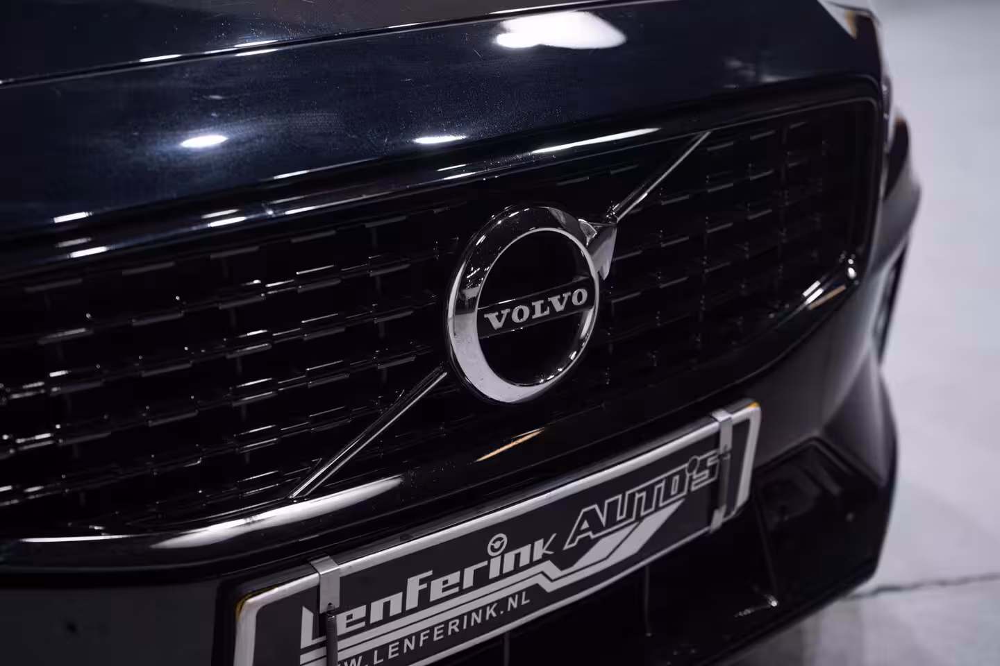 Volvo S60 2.0 B3 R-Design NAP Schuifdak Memory sportstoelen Volleder Camera Apple Carplay/Android Au