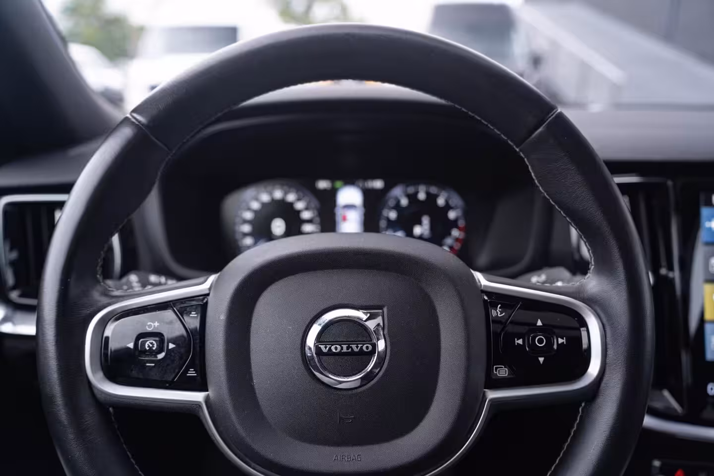 Volvo S60 2.0 B3 R-Design NAP Schuifdak Memory sportstoelen Volleder Camera Apple Carplay/Android Au