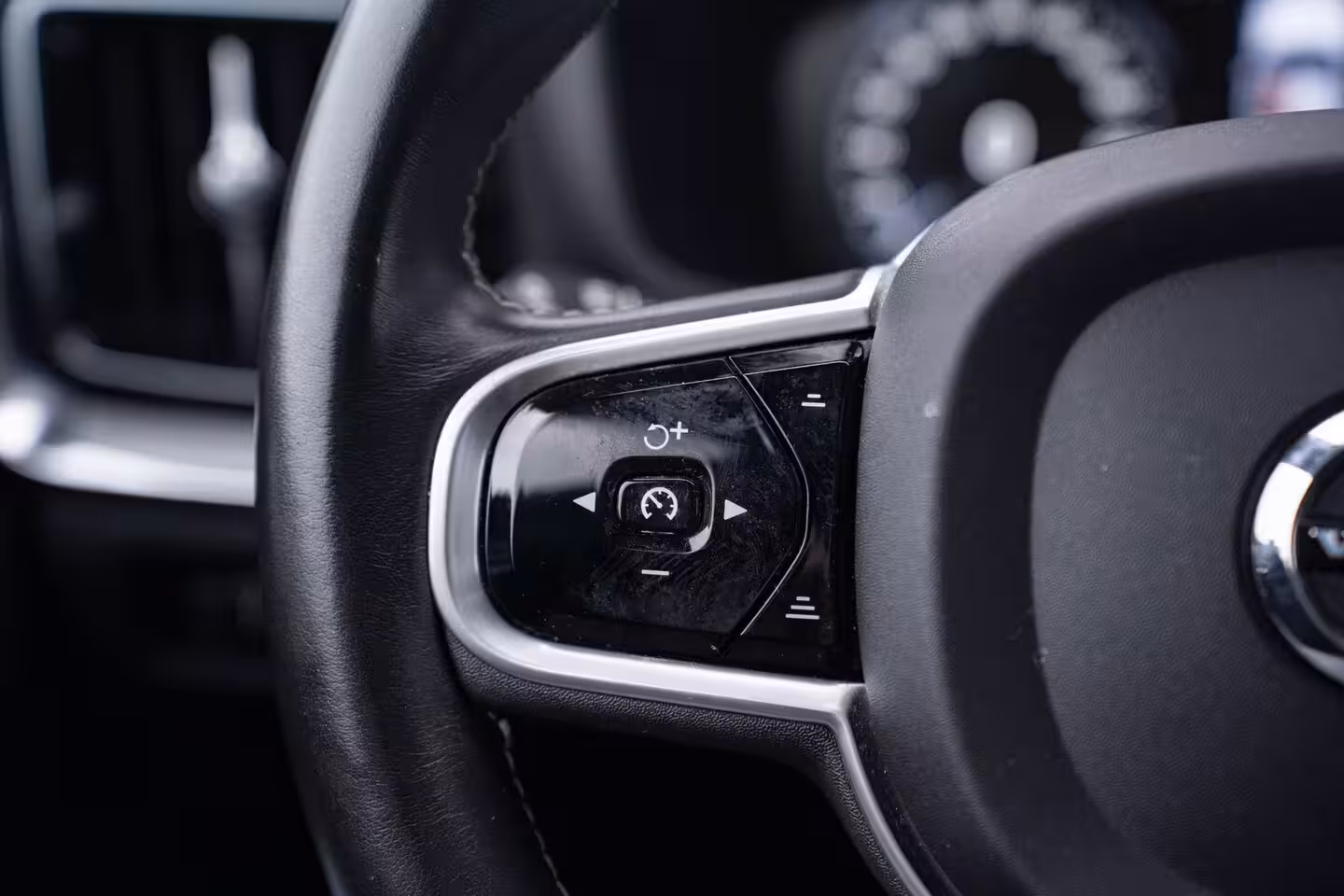 Volvo S60 2.0 B3 R-Design NAP Schuifdak Memory sportstoelen Volleder Camera Apple Carplay/Android Au