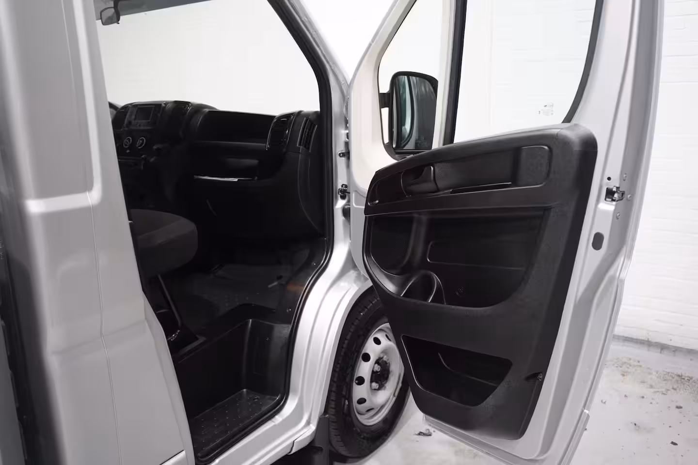 Fiat Ducato 2.2 Mjet 140 pk Autotransporter Tijhof BPM vrij Airco, Trekhaak 3.000 kg, Cruise control,