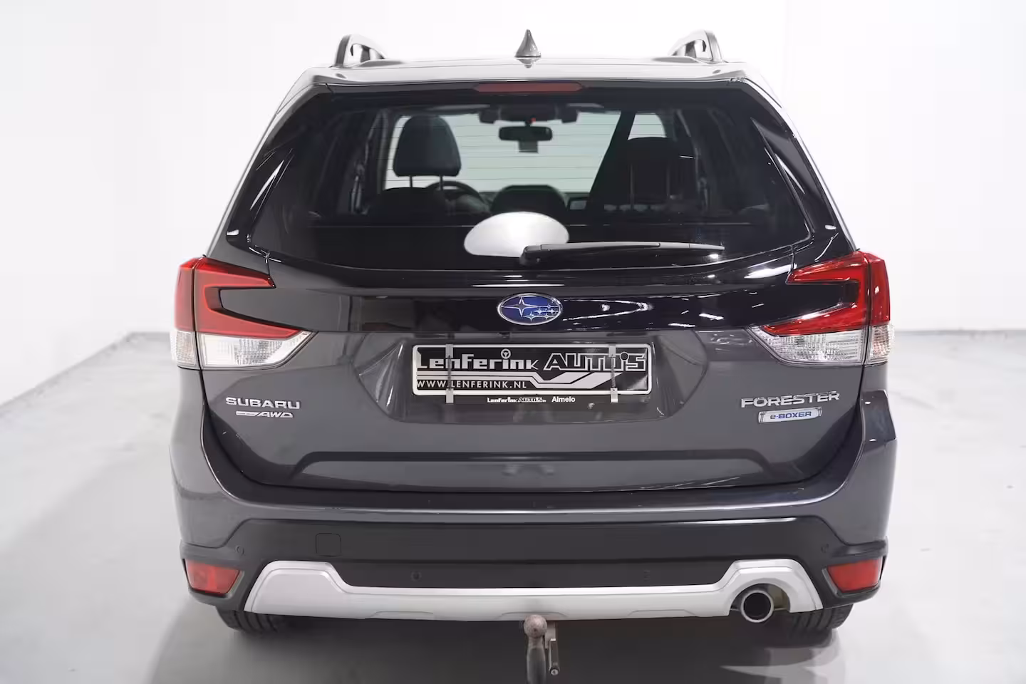 Subaru Forester 2.0i e-BOXER First Edition Leder Apple Carplay Schuifdak Camera Trekhaak Trekgewicht:1870k