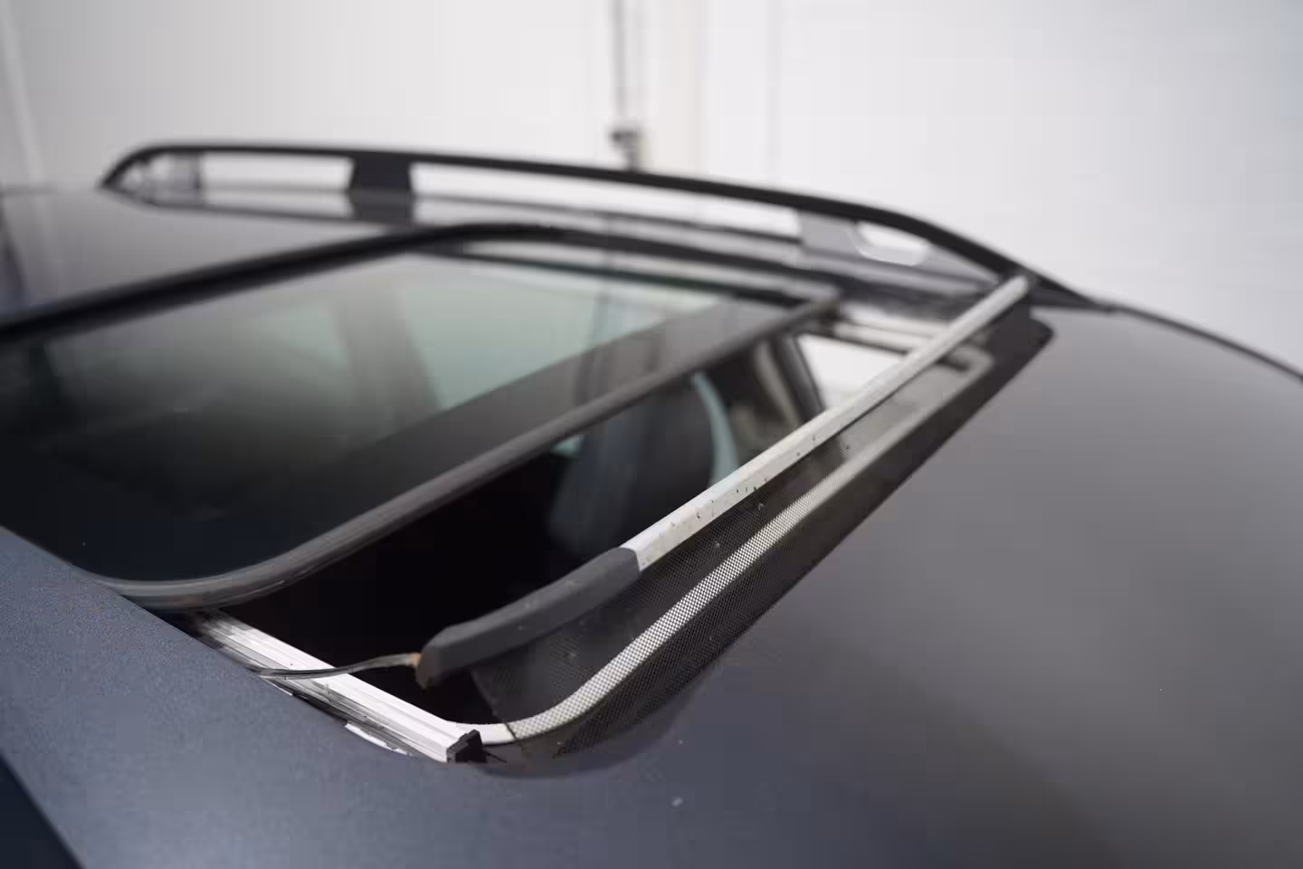 Subaru Forester 2.0i e-BOXER First Edition Leder Apple Carplay Schuifdak Camera Trekhaak Trekgewicht:1870k