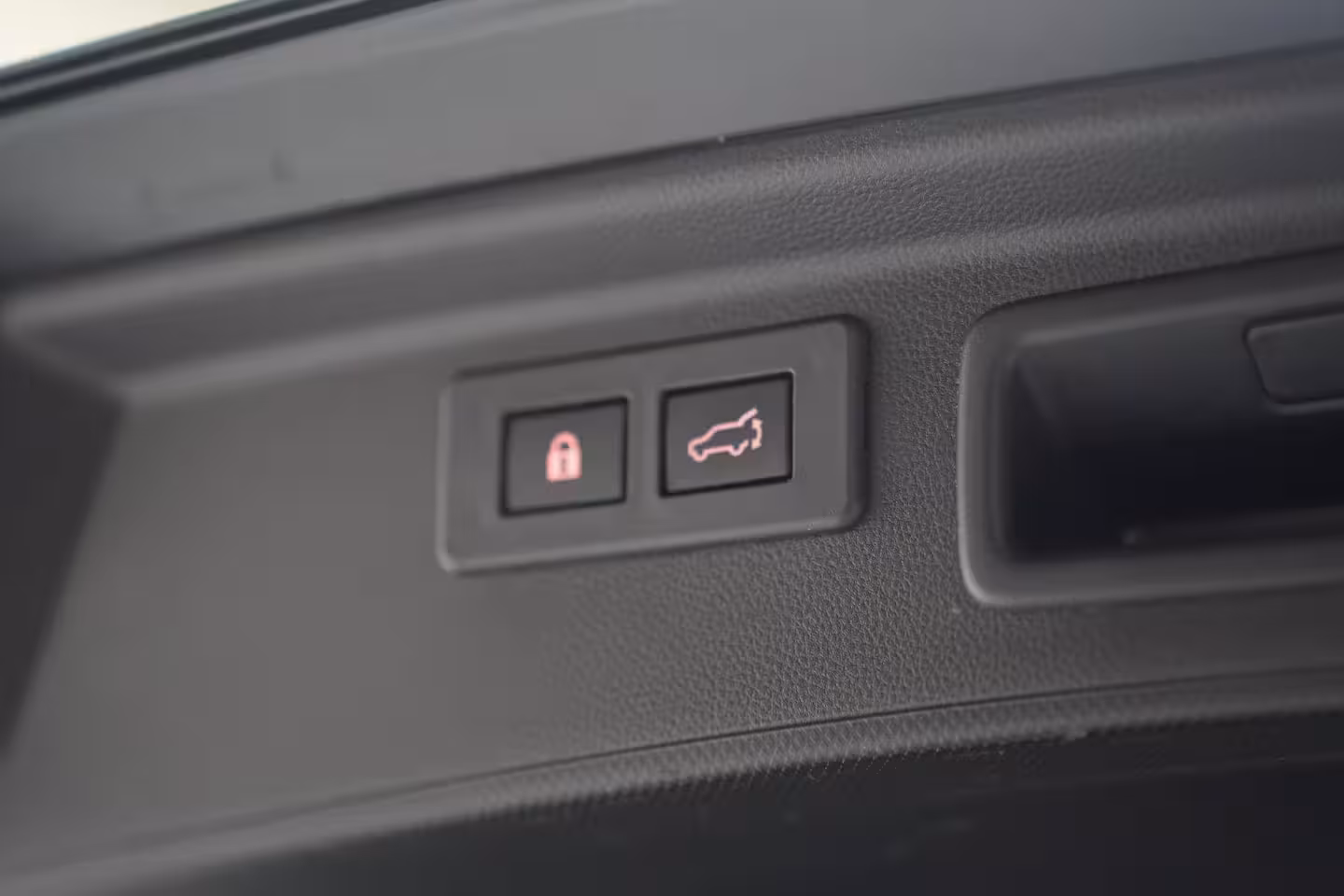 Subaru Forester 2.0i e-BOXER First Edition Leder Apple Carplay Schuifdak Camera Trekhaak Trekgewicht:1870k