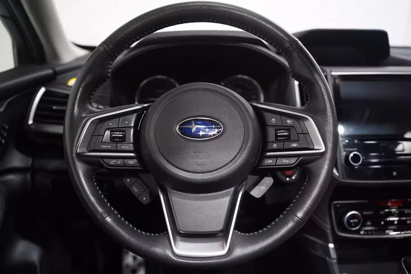 Subaru Forester 2.0i e-BOXER First Edition Leder Apple Carplay Schuifdak Camera Trekhaak Trekgewicht:1870k