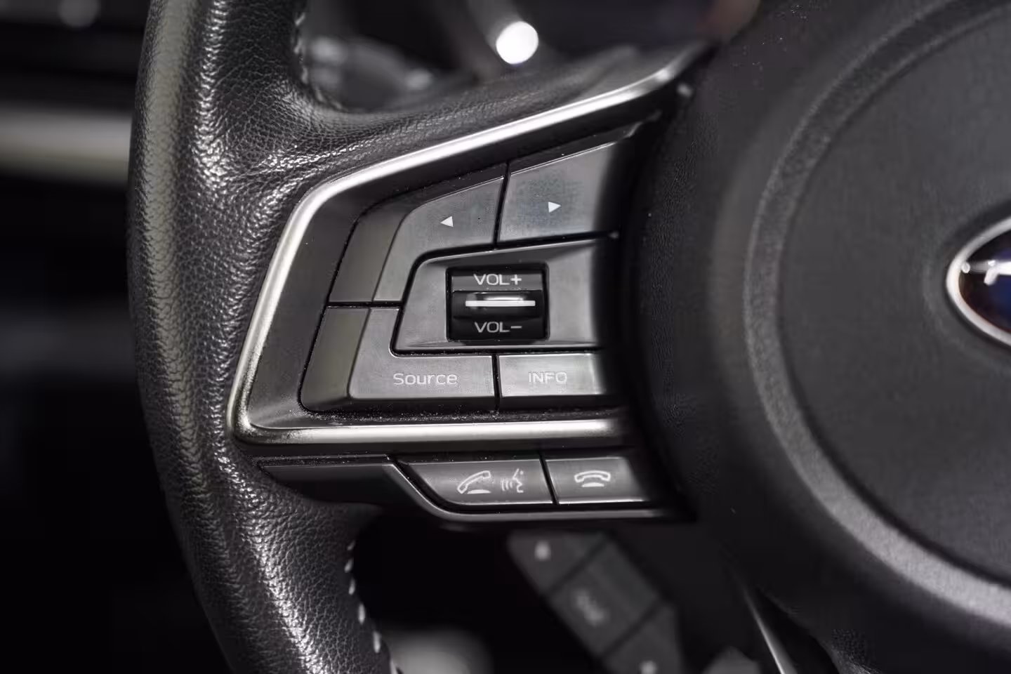 Subaru Forester 2.0i e-BOXER First Edition Leder Apple Carplay Schuifdak Camera Trekhaak Trekgewicht:1870k