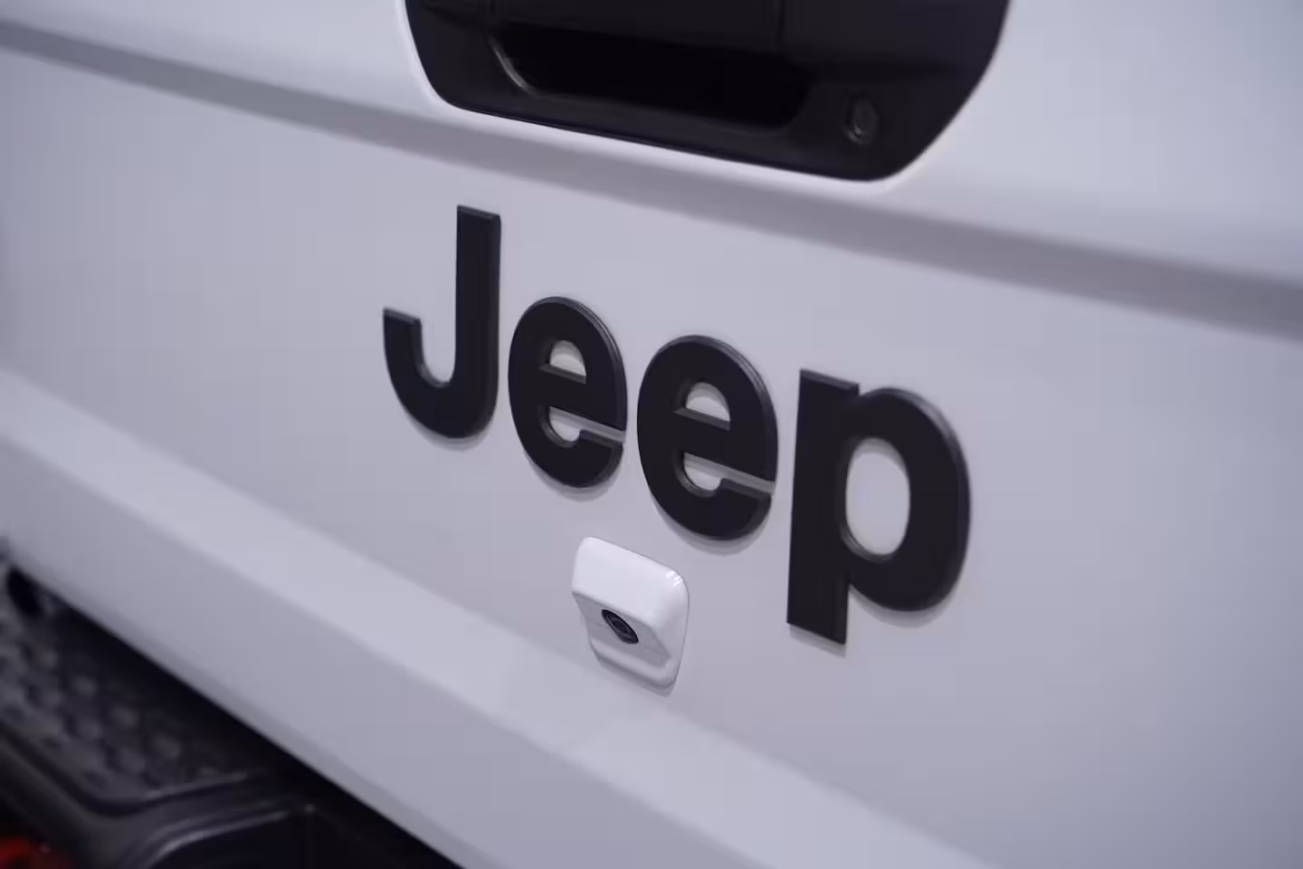 Jeep Gladiator 3.6 V6 285 pk Rubicon Grijs Kenteken 2-Zits Navi Leder Zwart, Adapt. Cruise, Targa Dak, Tr