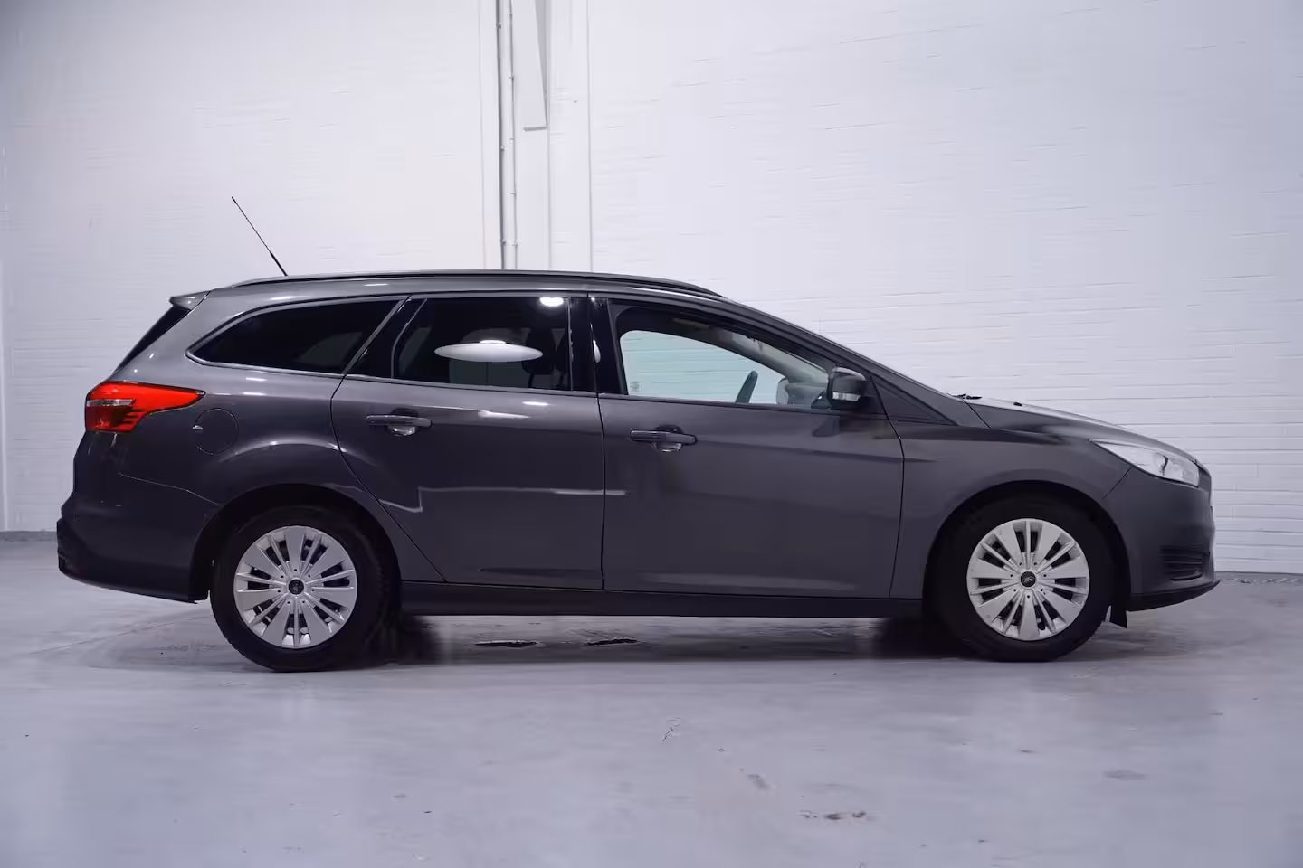 Ford Focus Wagon 1.0 Trend Airco Stoel- en stuurverwarming PDC APK tot 10/2027