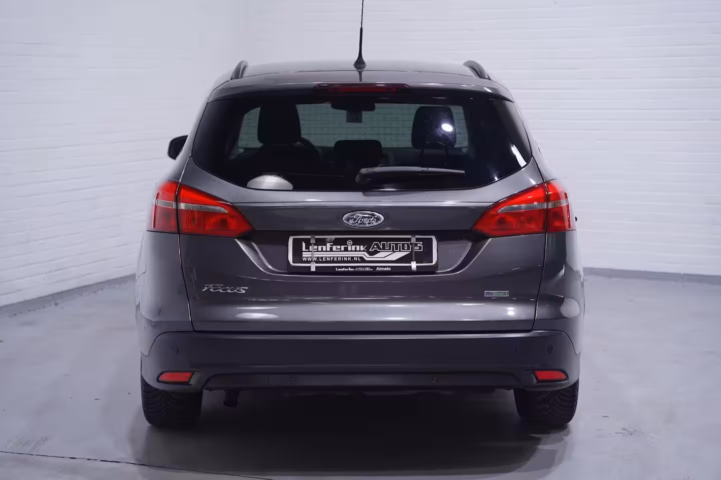 Ford Focus Wagon 1.0 Trend Airco Stoel- en stuurverwarming PDC APK tot 10/2027