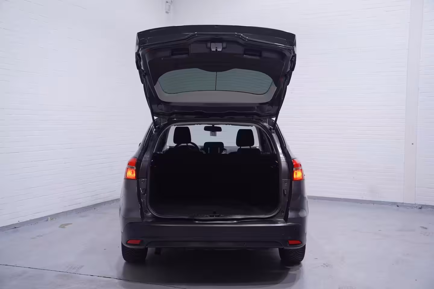 Ford Focus Wagon 1.0 Trend Airco Stoel- en stuurverwarming PDC APK tot 10/2027