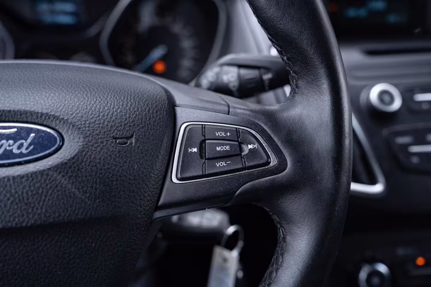 Ford Focus Wagon 1.0 Trend Airco Stoel- en stuurverwarming PDC APK tot 10/2027