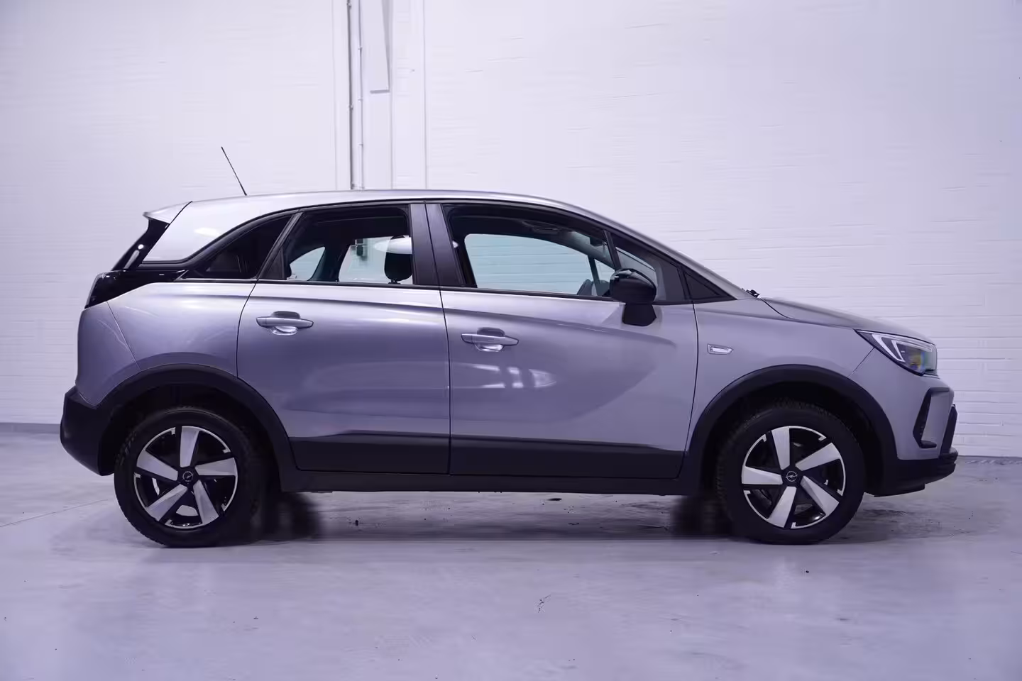 Opel Crossland 1.2 Turbo Edition Apple Carplay Stuur- en stoelverwarming Navi PDC Camera Cruise
