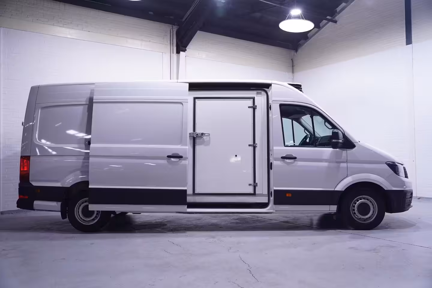 Volkswagen Crafter 2.0 TDI 140 pk DSG Aut. L4H3 Koelauto vries dag/nacht Airco, Apple Carplay, Laadruimte Pak
