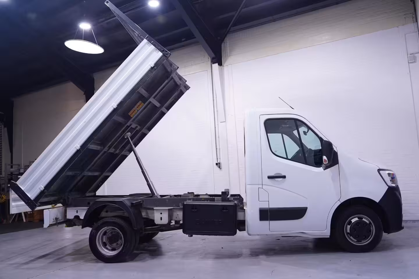 Renault Master 2.3 DCi 130 pk Dubbel Lucht Kipper, Trekhaak 3.500 kg Airco, LxBxH 320x203x40 cm, 3-Zits