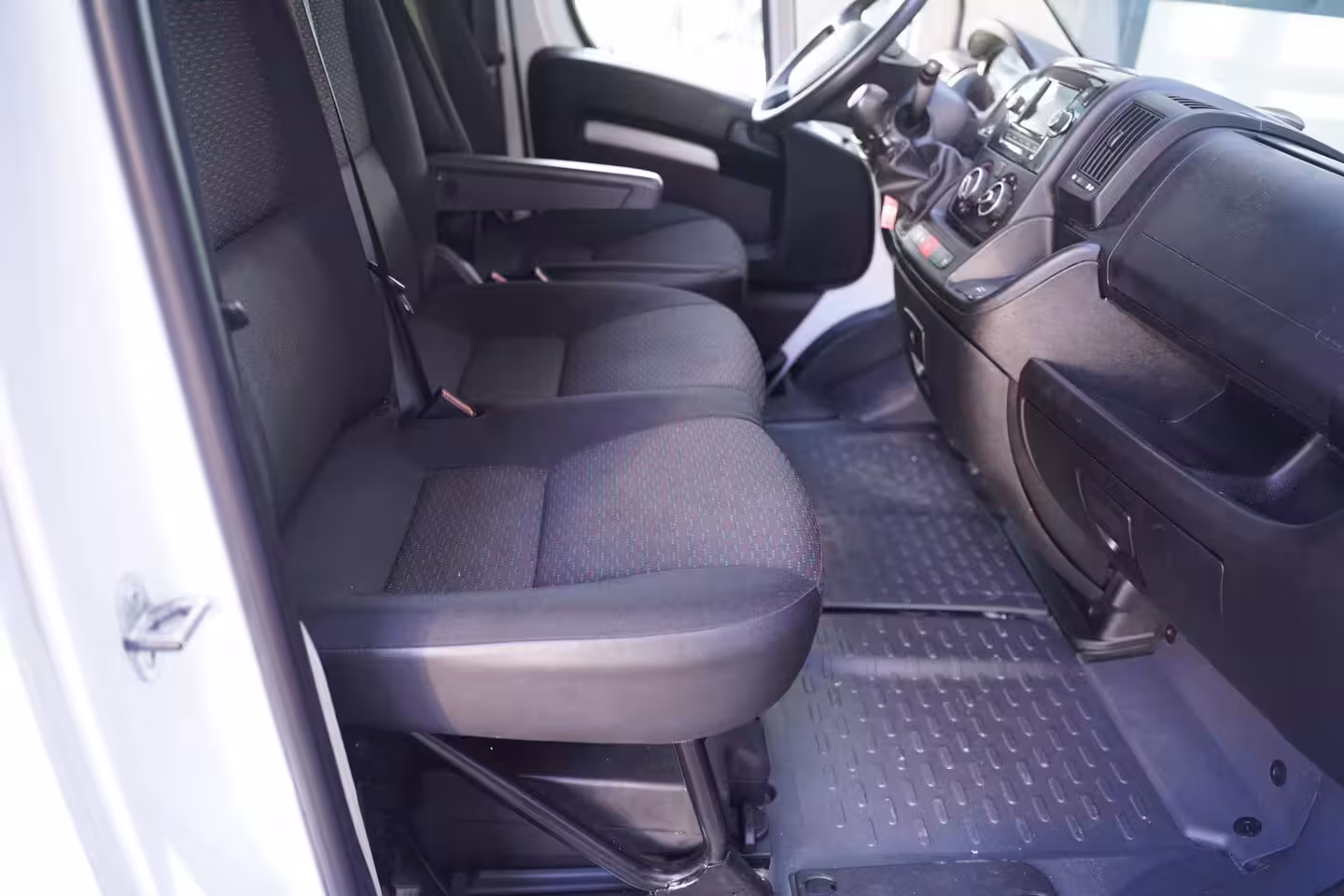Citroën Jumper 2.2 HDI 140 pk L3H2 Navi, Camera Airco, Cruise Control, Laadruimte Pakket, PDC achter, 3-Z