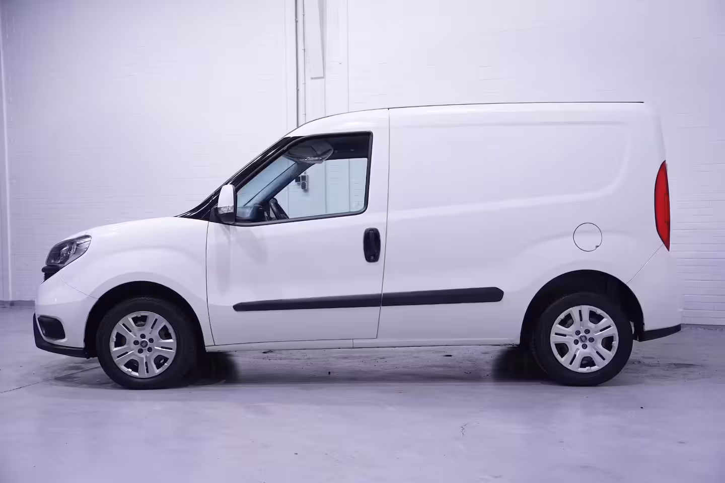 Fiat Doblò 1.3 MJet 95 pk L1 Navi, Airco, Cruise Control Laadruimte Pakket, PDC achter, 3-Zits