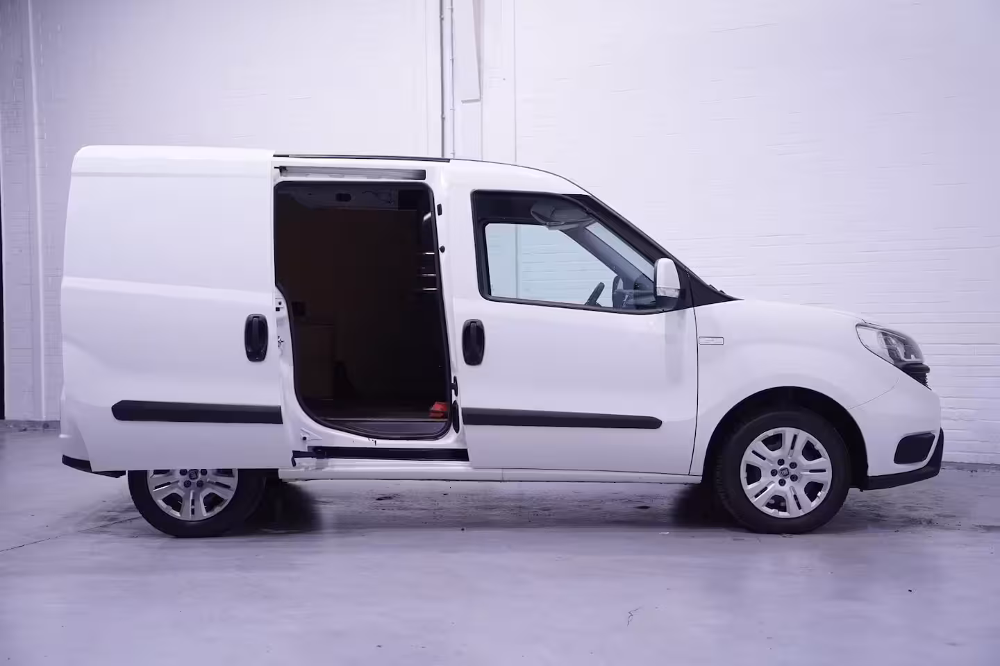Fiat Doblò 1.3 MJet 95 pk L1 Navi, Airco, Cruise Control Laadruimte Pakket, PDC achter, 3-Zits