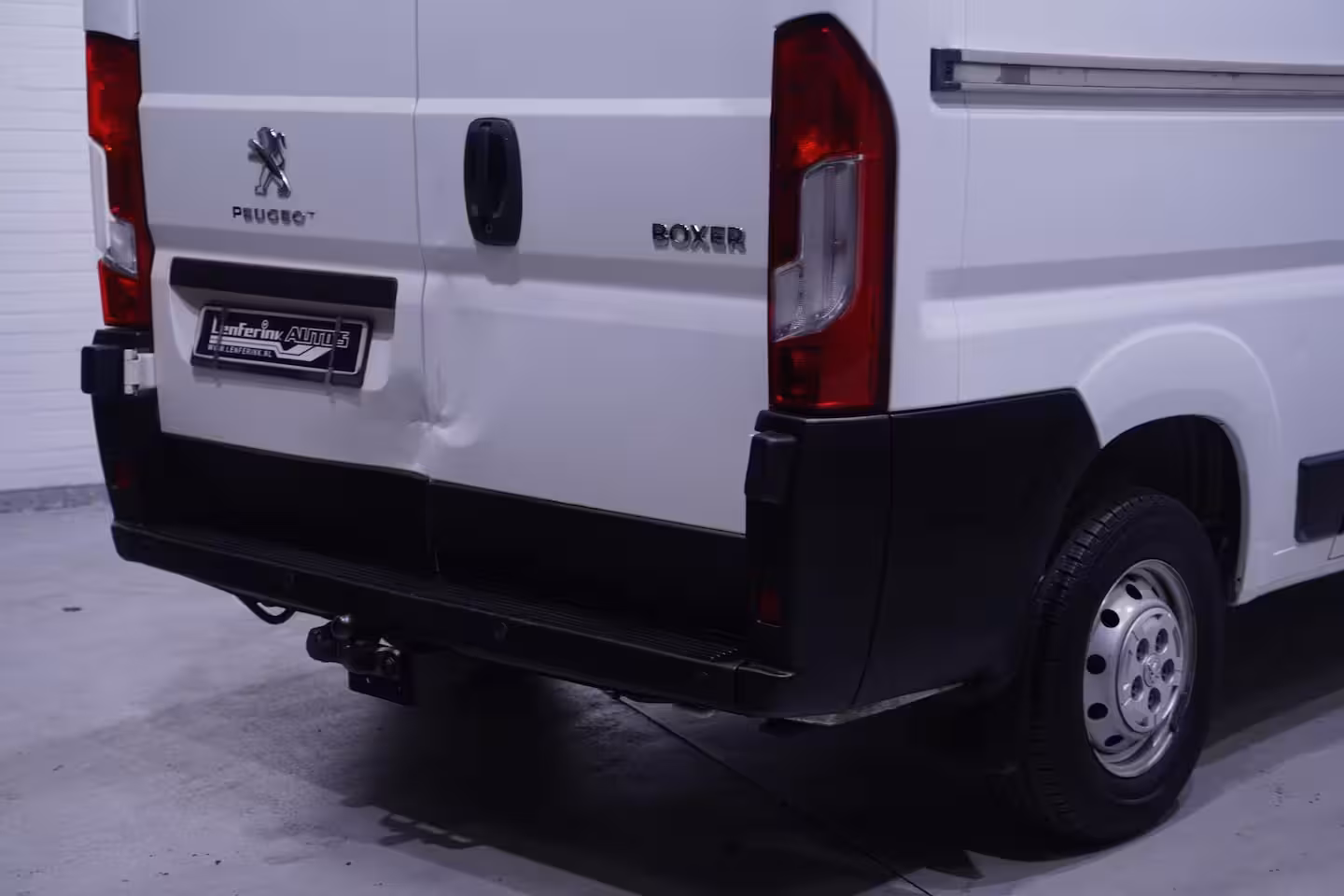 Peugeot Boxer 2.2 BlueHDi 140 pk L2H2 Premium Navi, Camera Laadruimte Pakket, Trekhaak 2.500 kg, 3-Zits