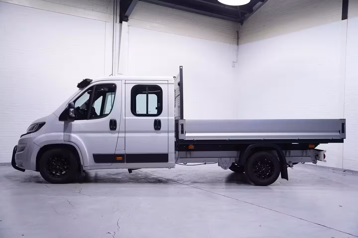 Fiat Ducato 2.2 Mjet 140 pk Dubbel Cabine 7p Black&White Edition, Airco, Cruise Control, Bullbar, LxBx