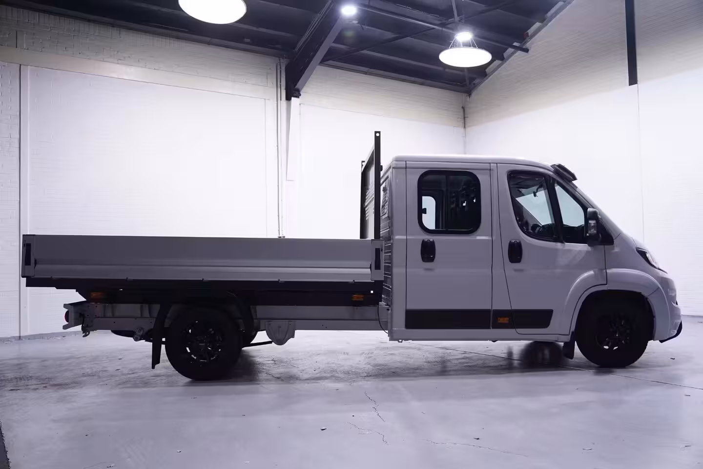 Fiat Ducato 2.2 Mjet 140 pk Dubbel Cabine 7p Black&White Edition, Airco, Cruise Control, Bullbar, LxBx