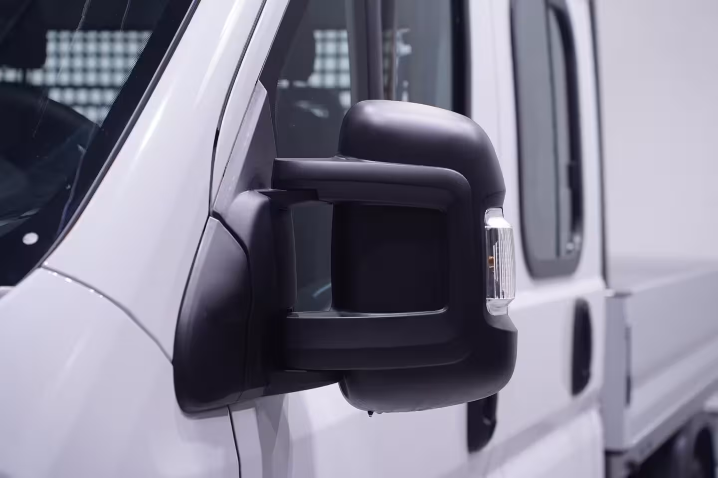 Fiat Ducato 2.2 Mjet 140 pk Dubbel Cabine 7p Black&White Edition, Airco, Cruise Control, Bullbar, LxBx