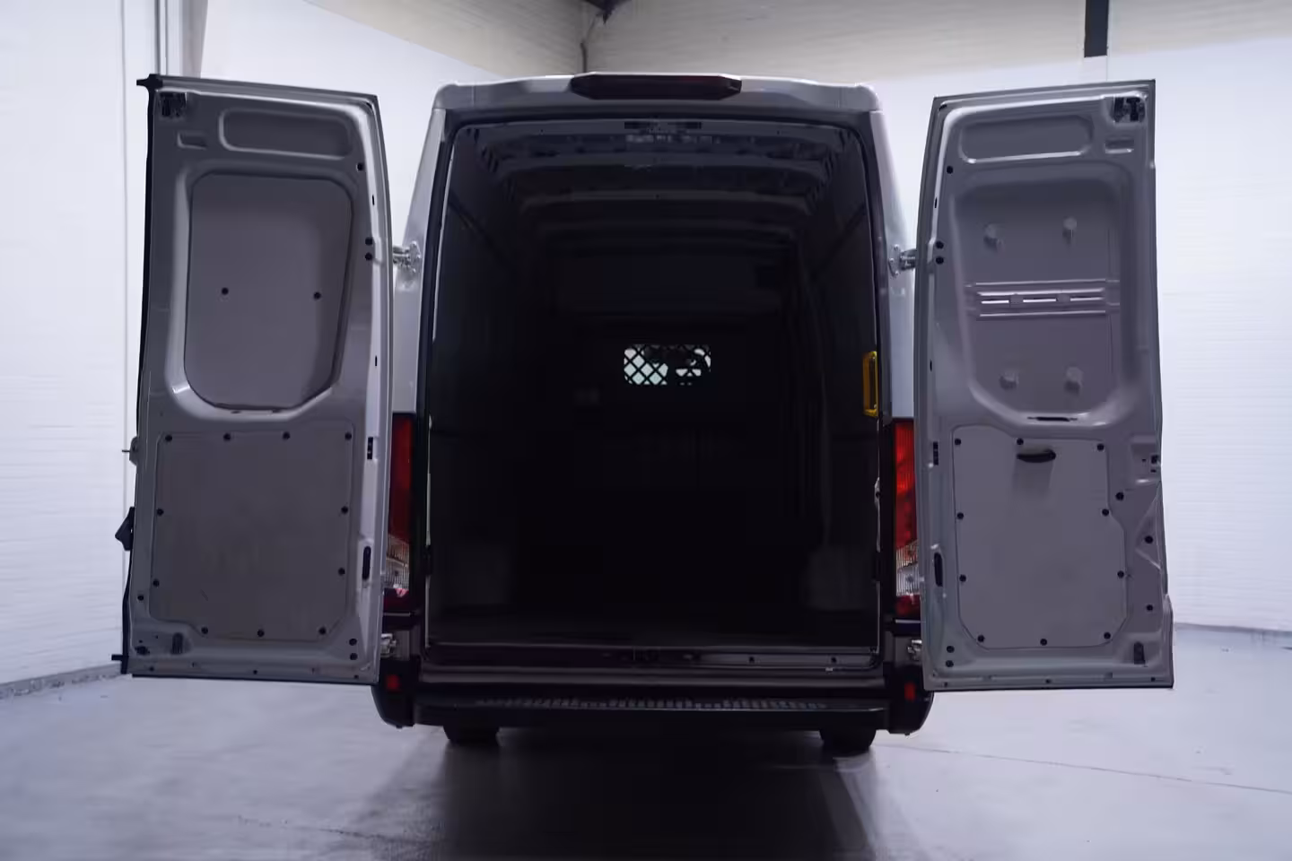 Iveco Daily 35S16 160 pk L4H2 XXL Airco ECC, Laadruimte Pakket, DAB+. PDC achter, 3-Zits