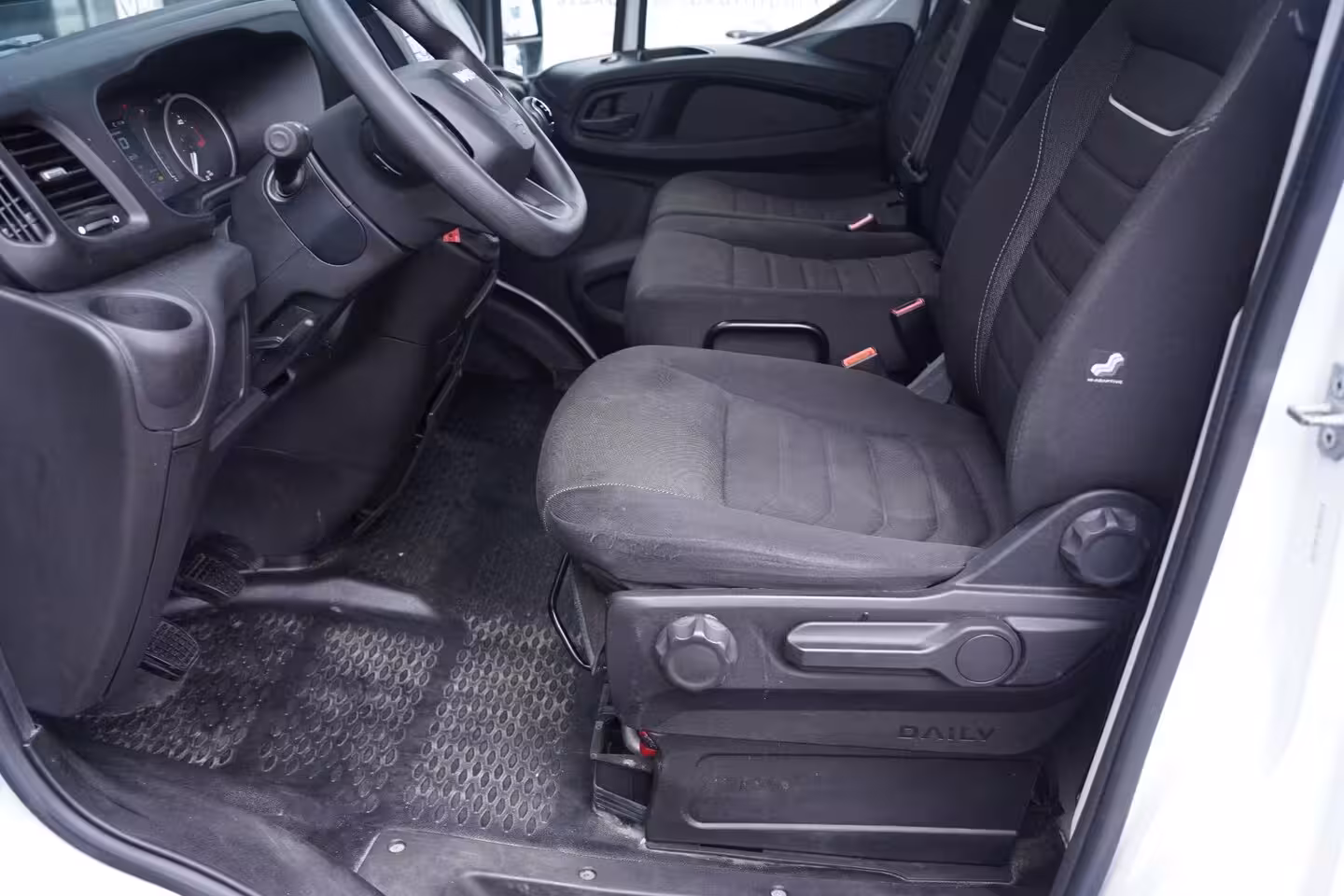 Iveco Daily 35S16 160 pk L4H2 XXL Airco ECC, Laadruimte Pakket, DAB+. PDC achter, 3-Zits