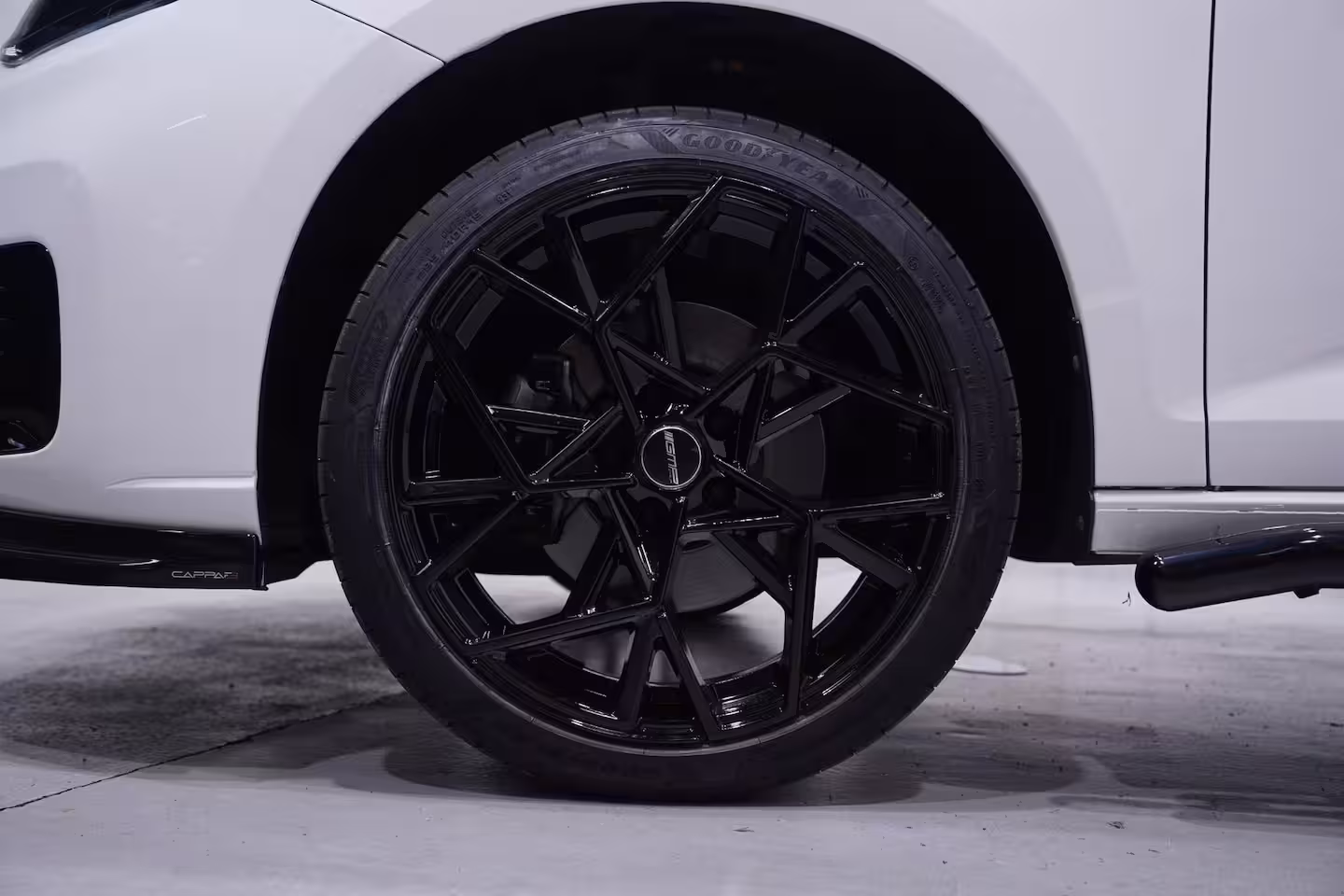 Volkswagen Caddy 1.5 TSI 115 pk BENZINE Black&White Edition 19" LMV, Spoilers V+A, Airco, Bumpers in Kleur,