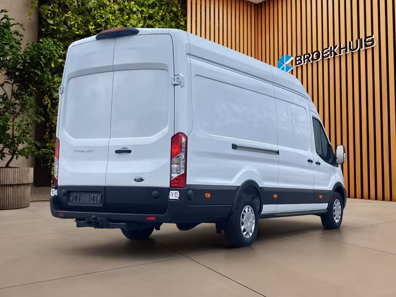Ford Transit 350 2.0 TDCI L4H3 Trend RWD 130PK Navigatie | Trekhaak | All Seasonbanden |