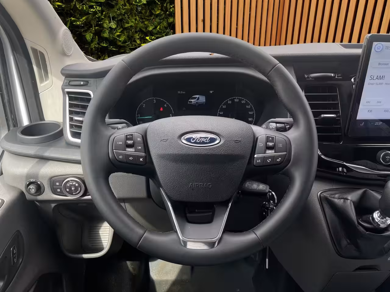 Ford Transit 350 2.0 TDCI L4H3 Trend RWD 130PK Navigatie | Trekhaak | All Seasonbanden |