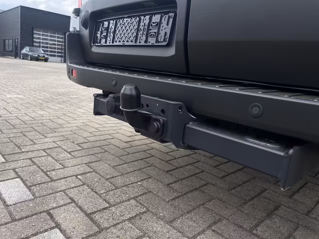 Ford Transit 350 2.0 TDCI L4H3 Trend RWD 130PK Navigatie | Trekhaak | All Seasonbanden |