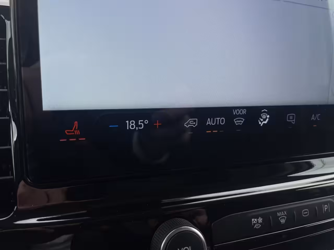 Ford Transit 350 2.0 TDCI L4H3 Trend RWD 130PK Navigatie | Trekhaak | All Seasonbanden |