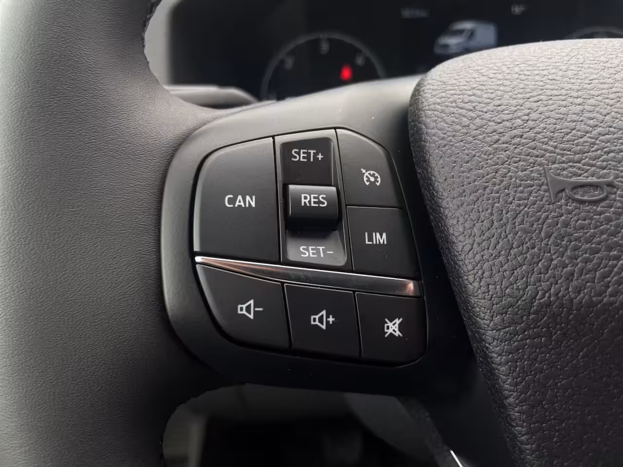 Ford Transit 350 2.0 TDCI L4H3 Trend RWD 130PK Navigatie | Trekhaak | All Seasonbanden |