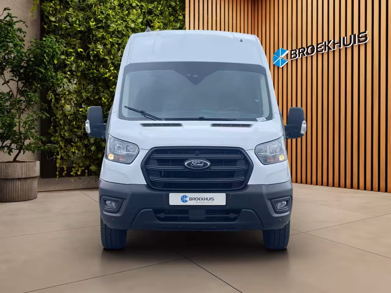 Ford Transit 350 2.0 TDCI L4H3 Trend RWD 130PK Navigatie | Trekhaak | All Seasonbanden |
